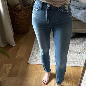 Abercrombie High Rise Medium Wash Raw Edge Ankle Straight Jean